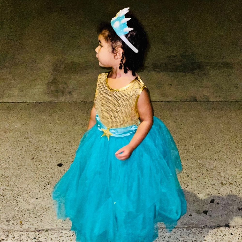 modern ariel / mermaid dress - size xs-incl tiara